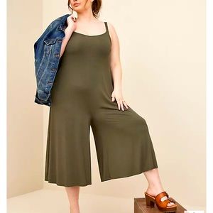 TORRID OLIVE SUPER SOFT CULOTTE JUMPSUIT TORRID SIZE 00